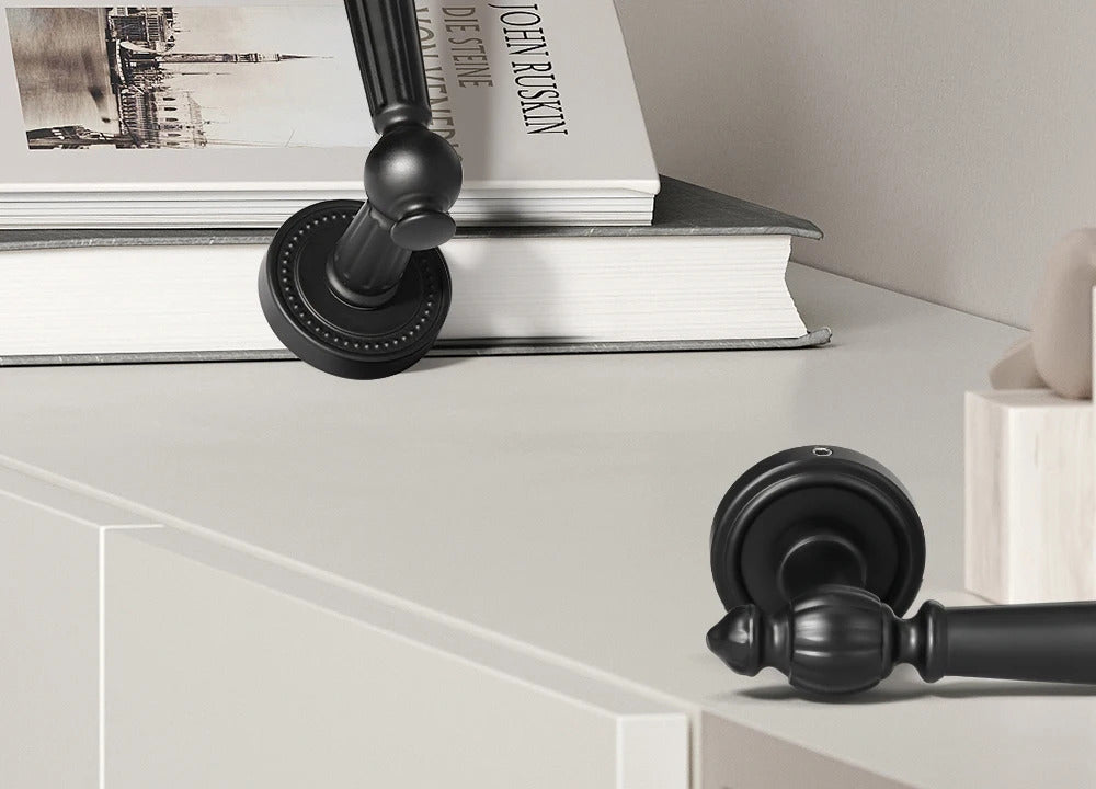 Black French interior bedroom handle lock, household wooden door lock, bathroom and room split lock