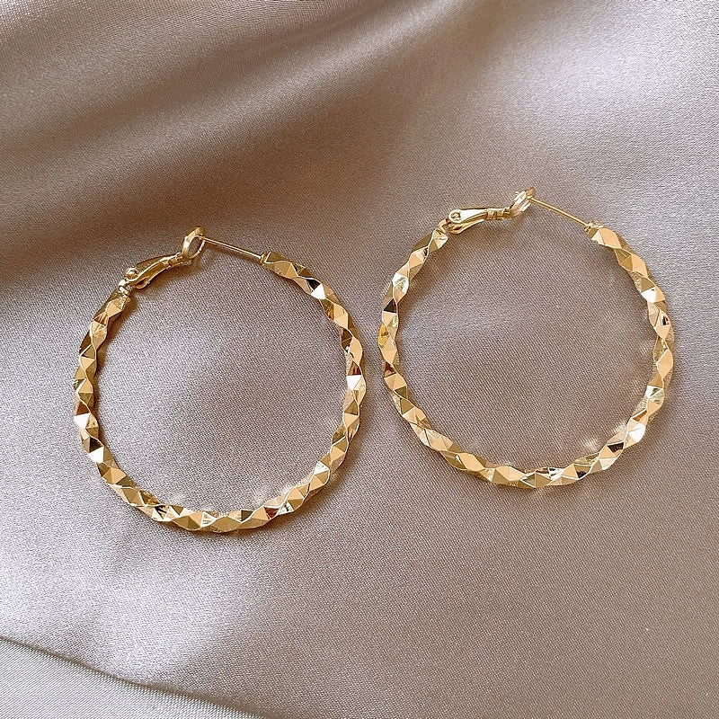 Simple Heart Circle Earrings Fashion Versatile Geometric Ear Clips Ear Studs Light Luxury High-end Feel Earrings for Women