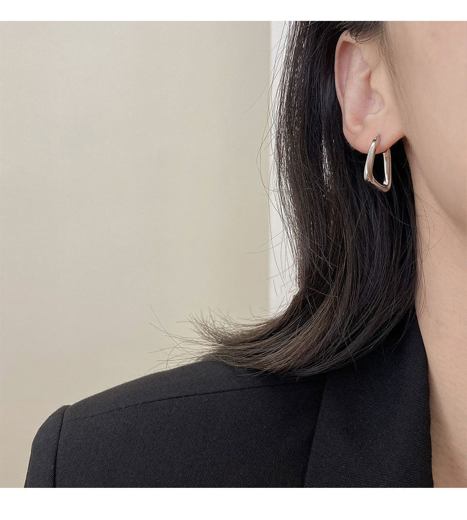 French Style Fashionable Geometric Triangle Earrings for Girls High-grade Simple Ins Style Niche Fashion Irregular Ear Buckle Earrings
