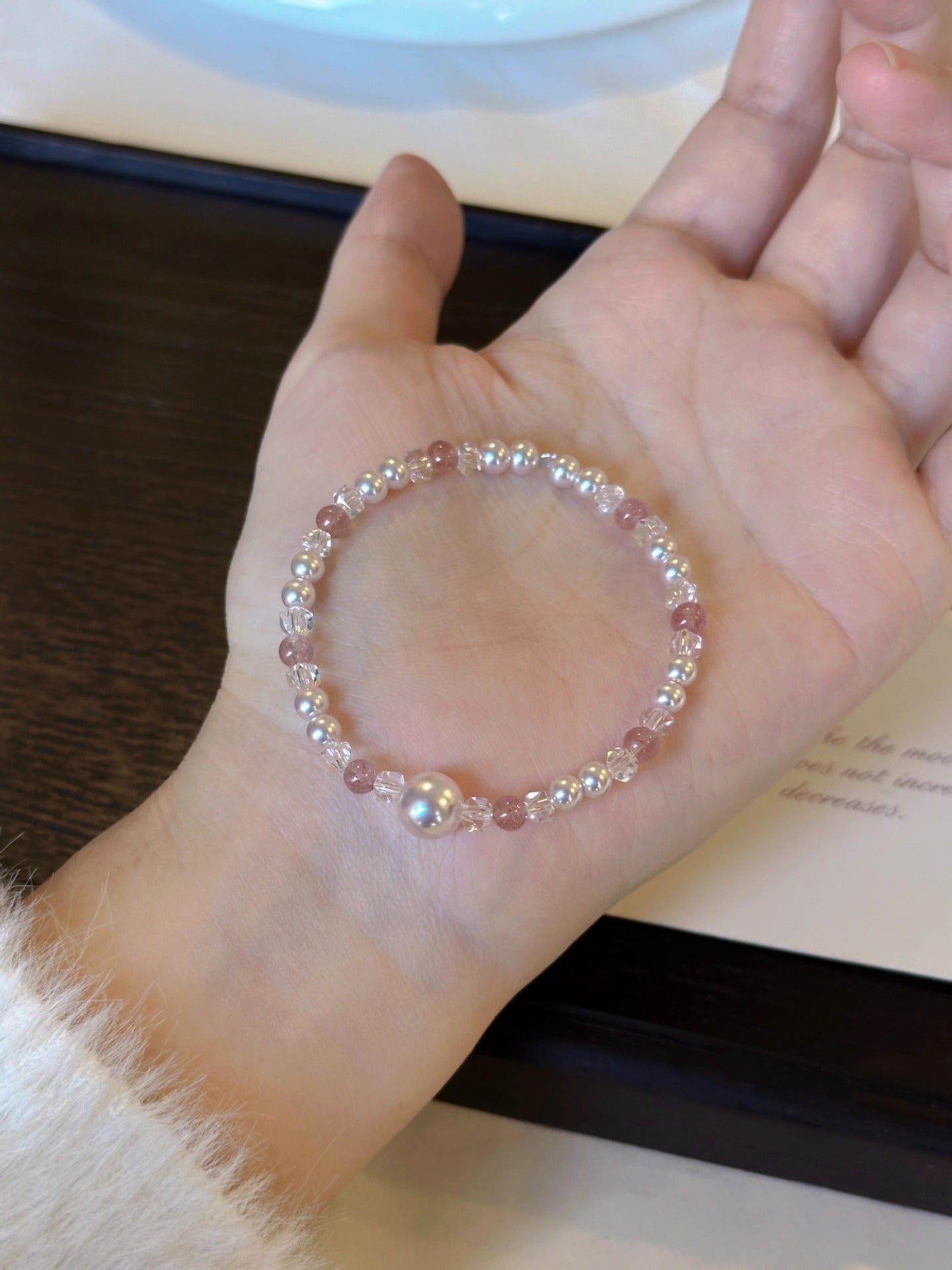 2025 New Beaded Agate Bracelet for Women, Niche Fashion, Exquisite Light Luxury, Versatile High-end Pearl Agate Bracelet