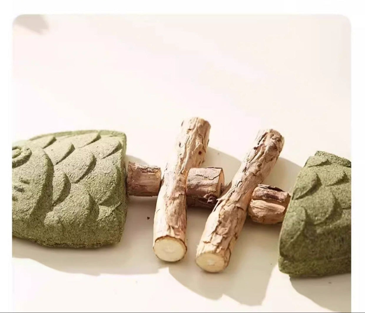 Cat Toy Fish Bone Wooden Polygonum Teething Stick Realistic Fish Teeth Cleaning Stick Self-Entertainment Toy Creative Grilled Fish Teaser Stick