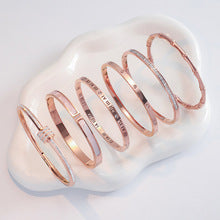 Ring for Women Micro Paved Rotating Zircon Temperament Cold Style Fashion Full Diamond Round Geometric Versatile Fashion Ring Jewelry