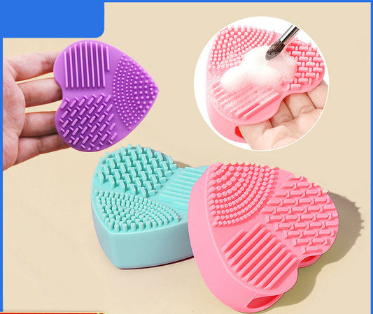 Heart-Shaped Makeup Brush Cleaning Box Multifunctional Makeup Brush Cleaning Tool Pad for Washing Brush Hollow Love Brush Box