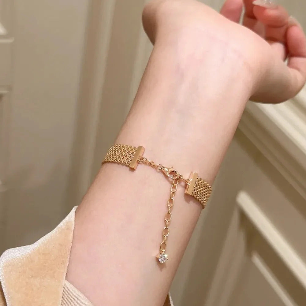 Luxury Camellia Flower Bangle Bracelets Watch Bands Woman 18K Rose Gold Silver High Grade Fine Jewelry Birthday Gifts Christmas