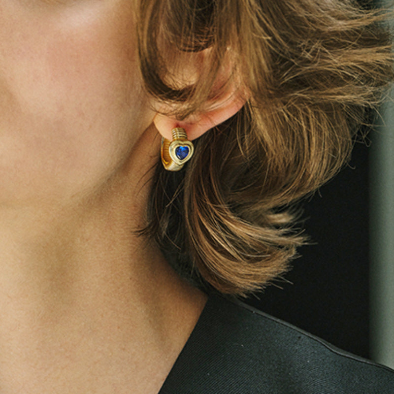 French Retro S925 Sterling Silver Love Ear Ring Ear Stud Women's European and American Light Luxury Elegant Ear Buckle Atmospheric High-end Sense Earrings