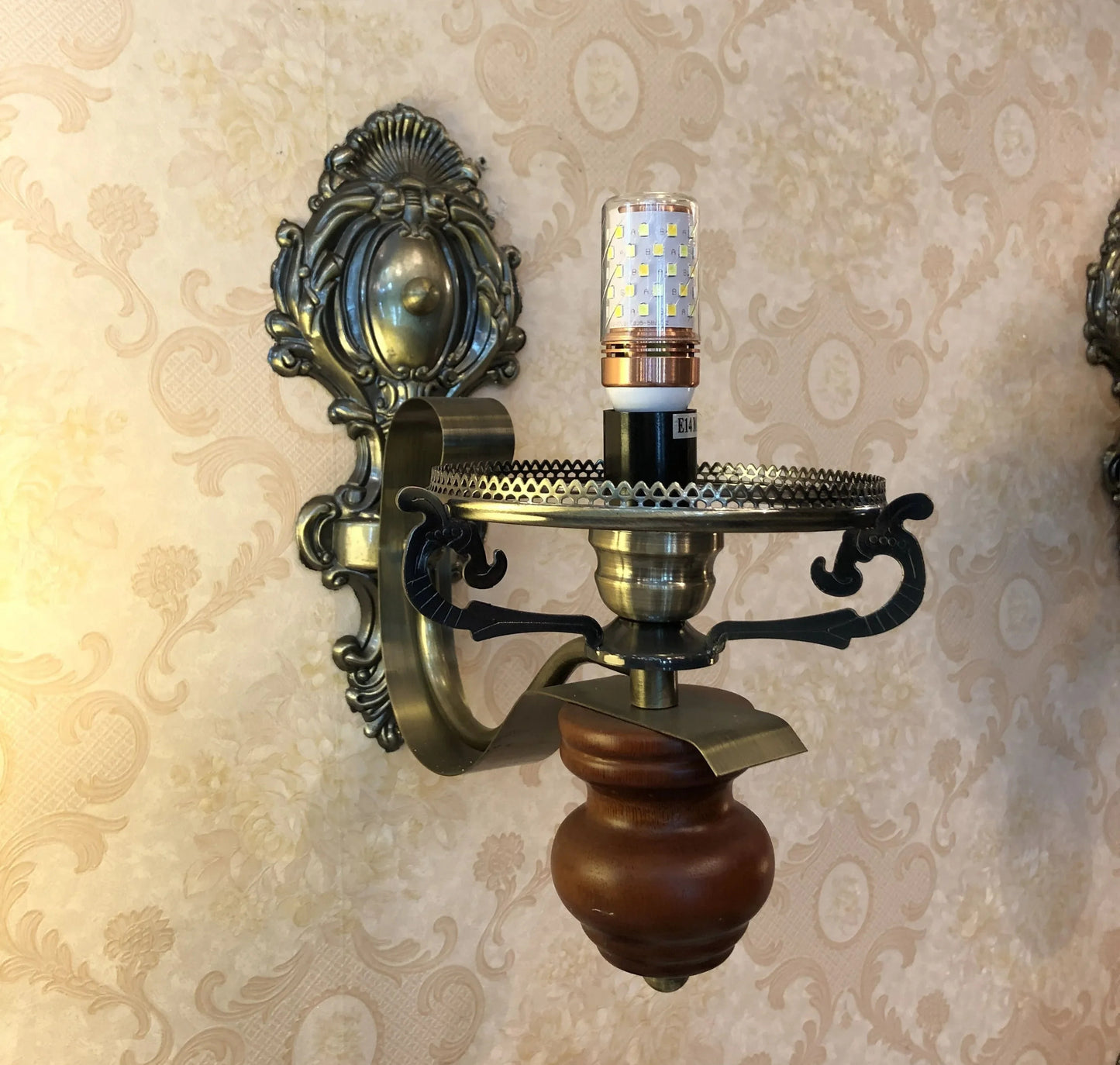 Wooden Italian Style American Country Light Luxury Bedroom Living Room Simple B & B Retro Characteristic Wall Lamp