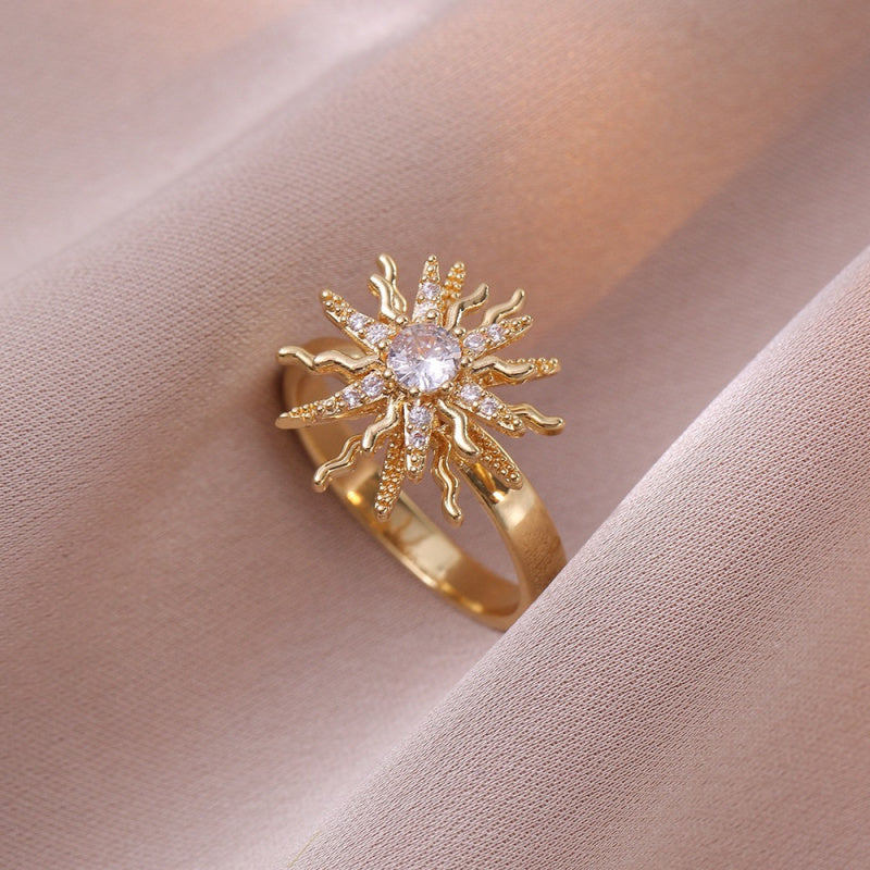 Rotating Ring for Women with Micro Paved Zircon, Elegant and Minimalist Style, Versatile Full Diamond Round Clover Ring Jewelry