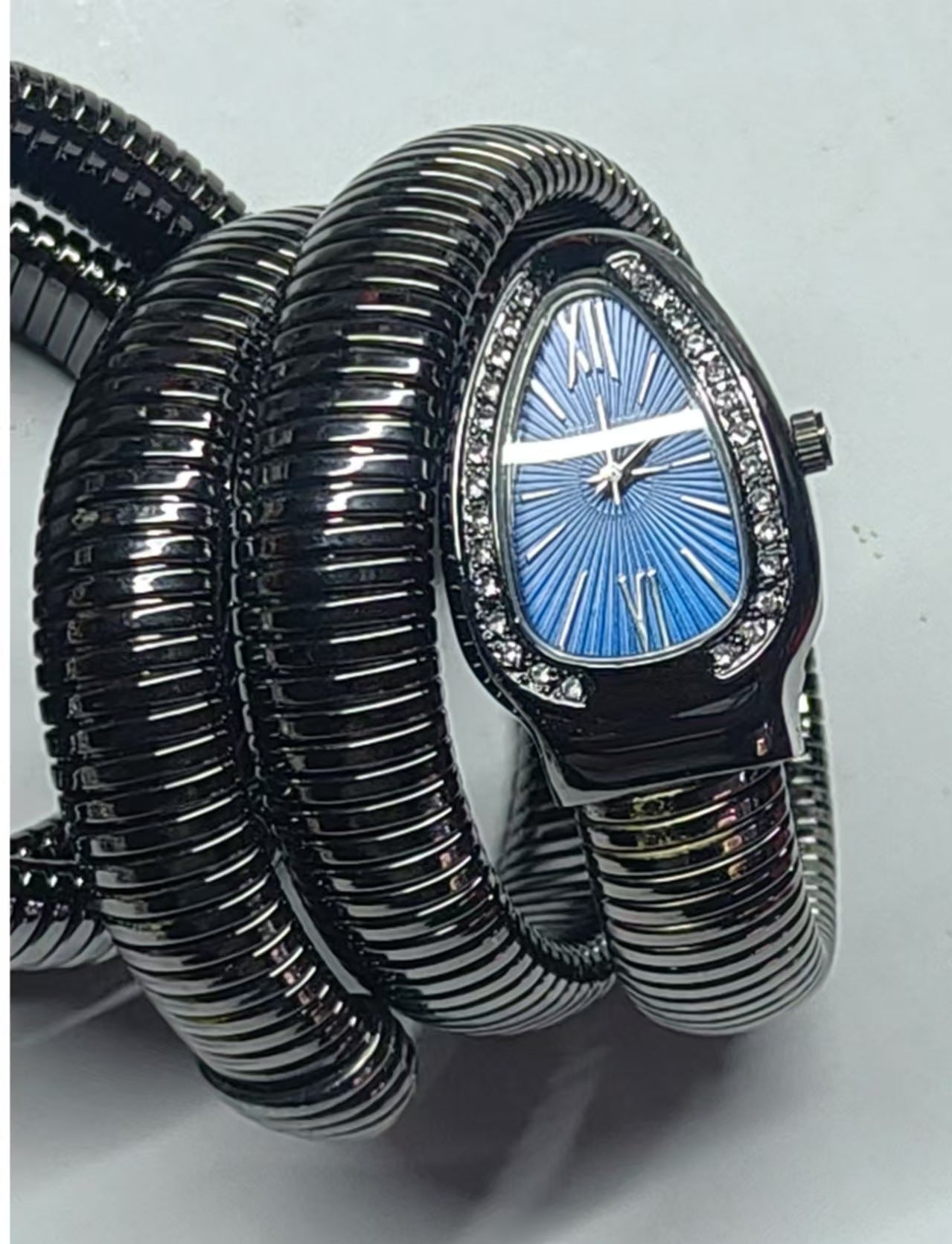 Bifanxi Cross-Border Snake Watch Women's Fashion Bangle Watch Creative Quartz Watch Personality Bangle Watch Wholesale