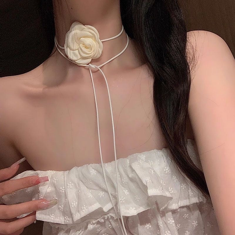 Black and White Flower Necklace Rose Choker Neck Flower Neckband Necklace Female Neck Collar Camellia Clavicle Chain