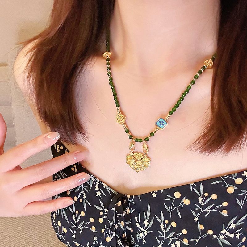 New Chinese Style Original Ancient Gold Sand Gold Koi Peace and Prosperity Lock Pendant Pearl Shell Necklace for Women New Simple Personality