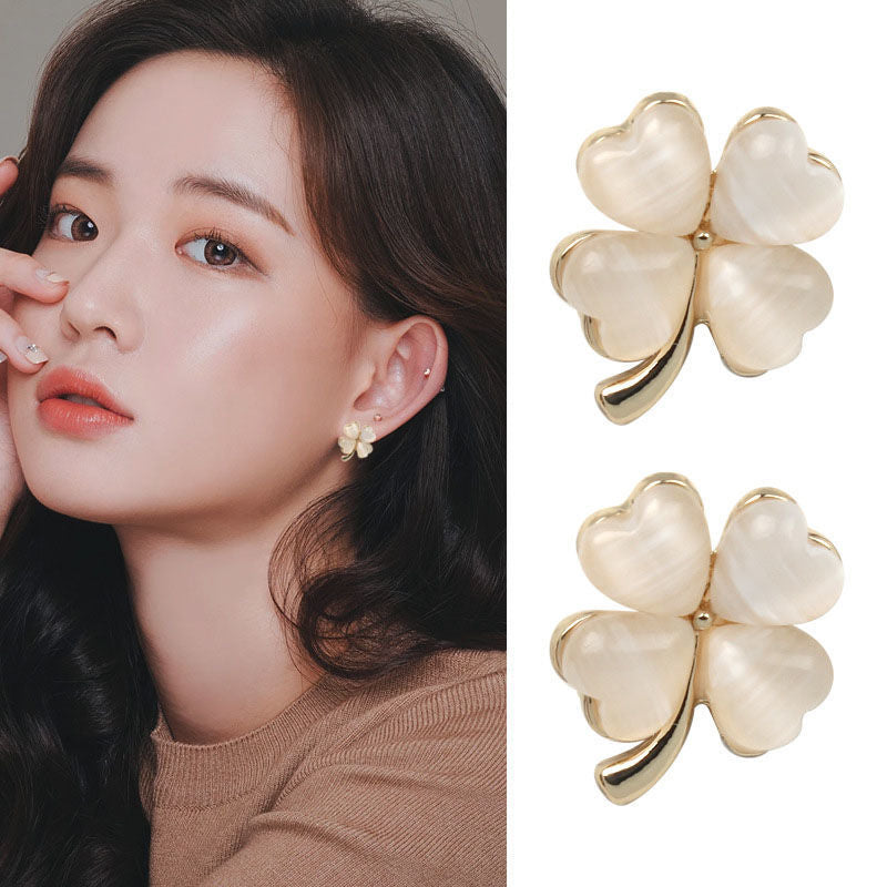 Heart Clover Mosquito Coil Clip-On Earrings Without Piercing Cat's Eye Stone Earrings for Women Sweet Studs Light Luxury Elegant Earrings