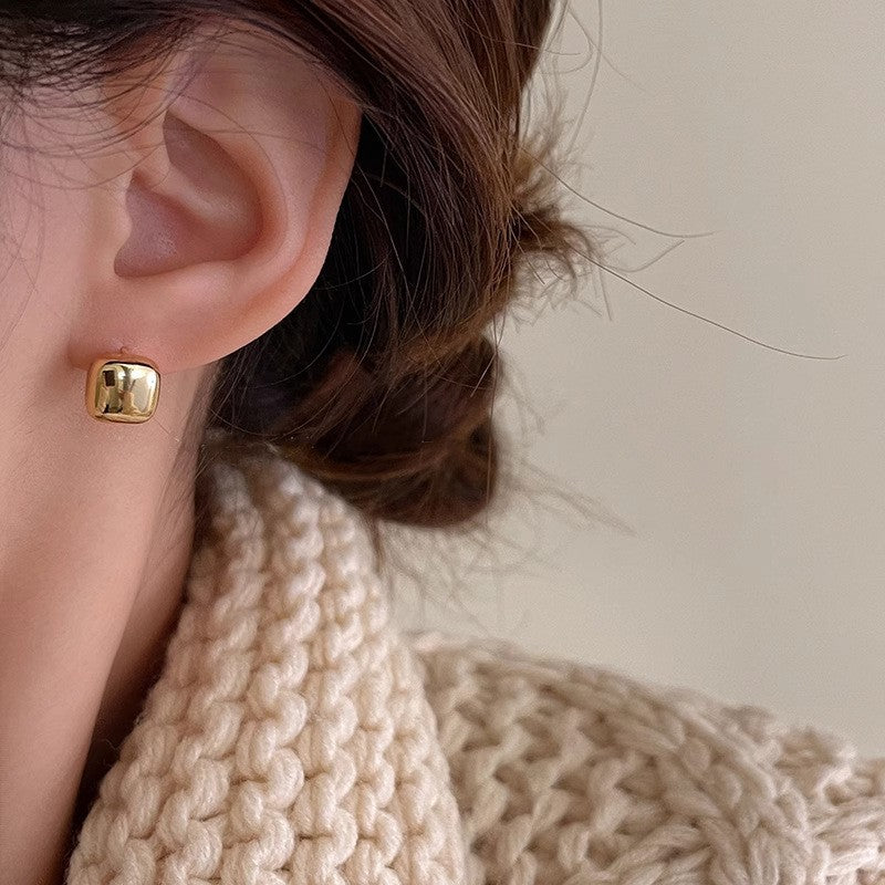 One Cold Style Simple Metal Earrings Retro High Fashion Style Texture Round Earrings