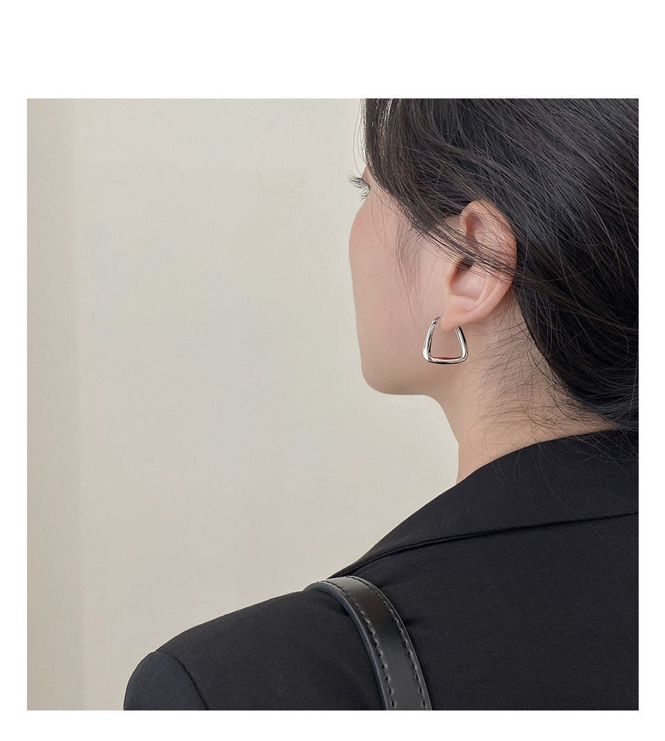 French Style Fashionable Geometric Triangle Earrings for Girls High-grade Simple Ins Style Niche Fashion Irregular Ear Buckle Earrings