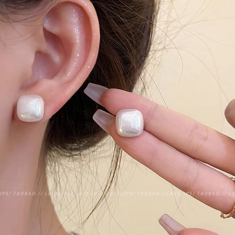 925 Silver Needle Love Butterfly Gravel Fashionable and Versatile Earrings Niche Unique Design Pearl Flower Earrings Earrings