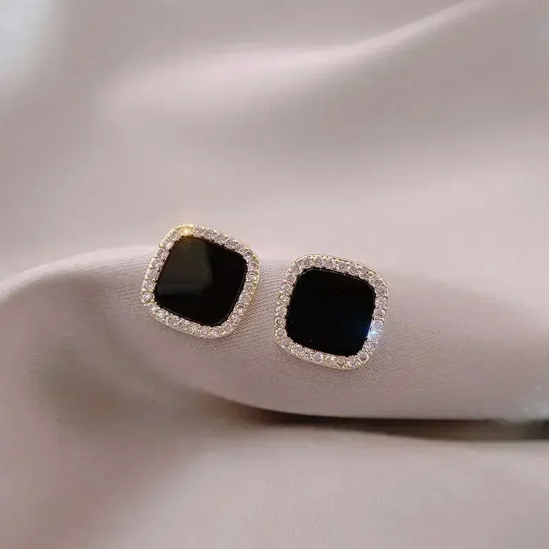 Korean Style Zircon Black Resin Square Ear Studs for Women Elegant Luxury Geometric Earrings 2024 Fashion Trends Jewelry Gifts