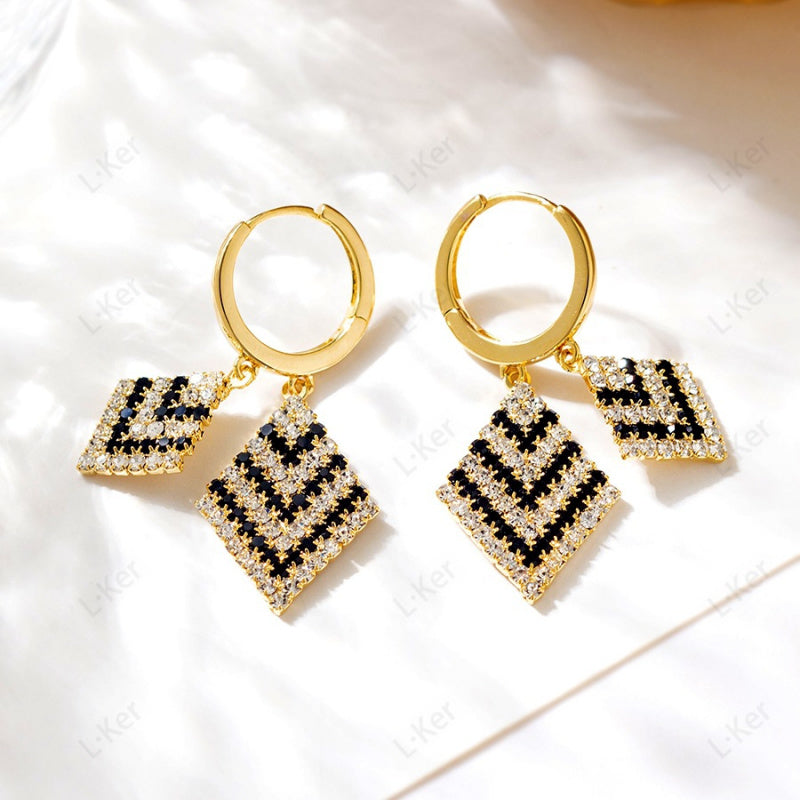 French Romantic Black and White Contrast Color Full Diamond High-end Sense Earrings Small Chanel Style Women's Earrings