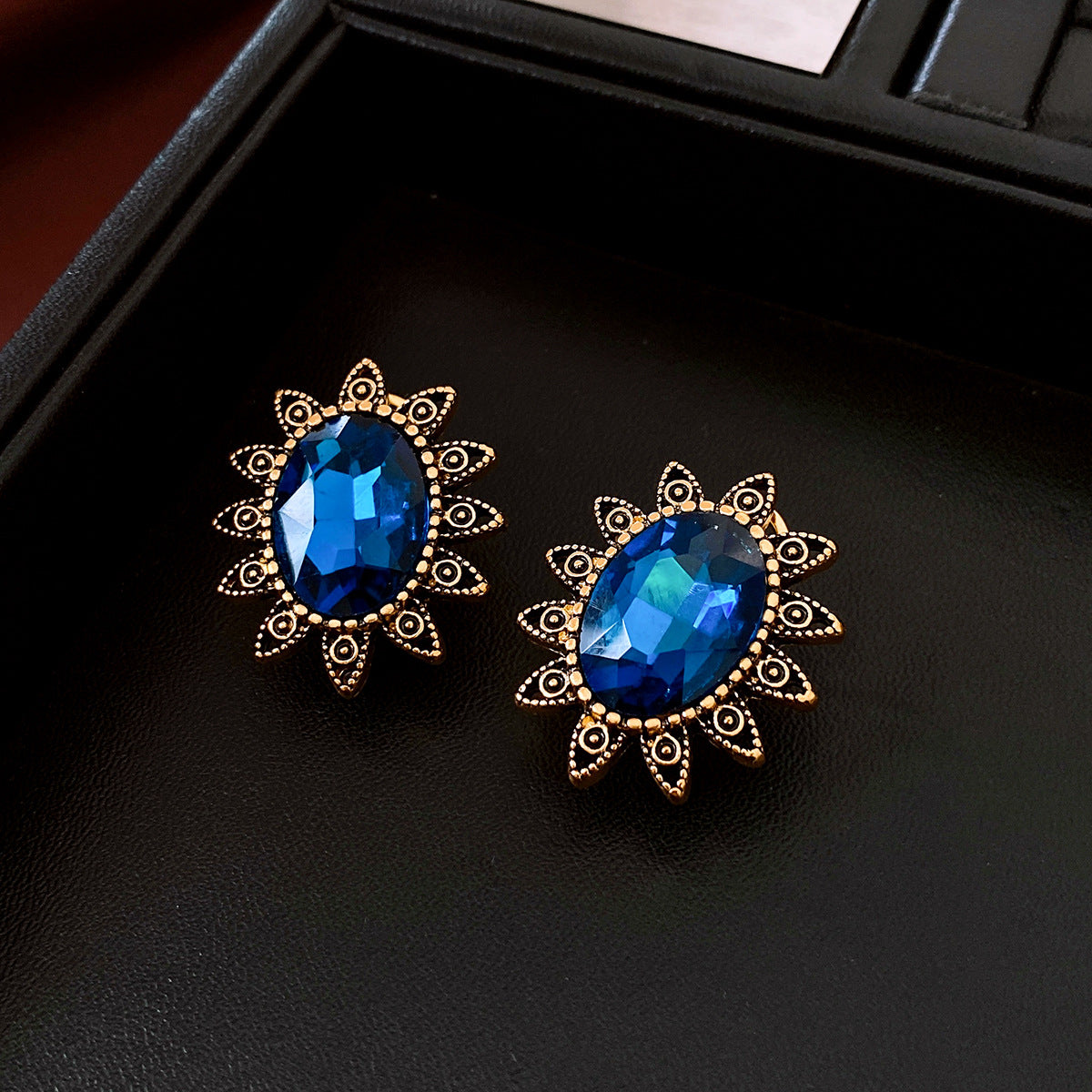 Silver Needle Diamond Ear Clip without Ear Holes Middle Ancient Niche Retro Earrings Exaggerated High-end Earrings