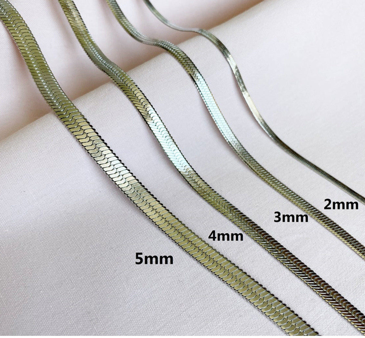 Double Layer Snake Bone Chain Necklace for Women, Light Luxury, High-end Feel, Personality, Trendy Versatile Blade Collarbone Chain, Simple Chain