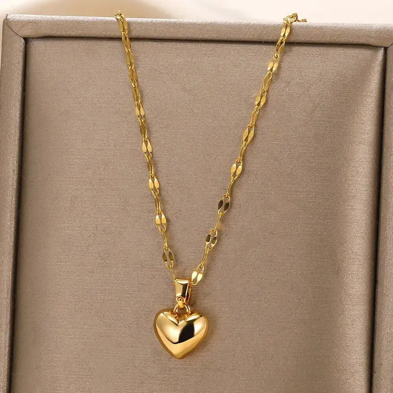 Stainless Steel Love Heart Necklace For Women 2025 New Trendy Lip Chain Simple Pendant Necklace Jewelry Gift Wholesalers