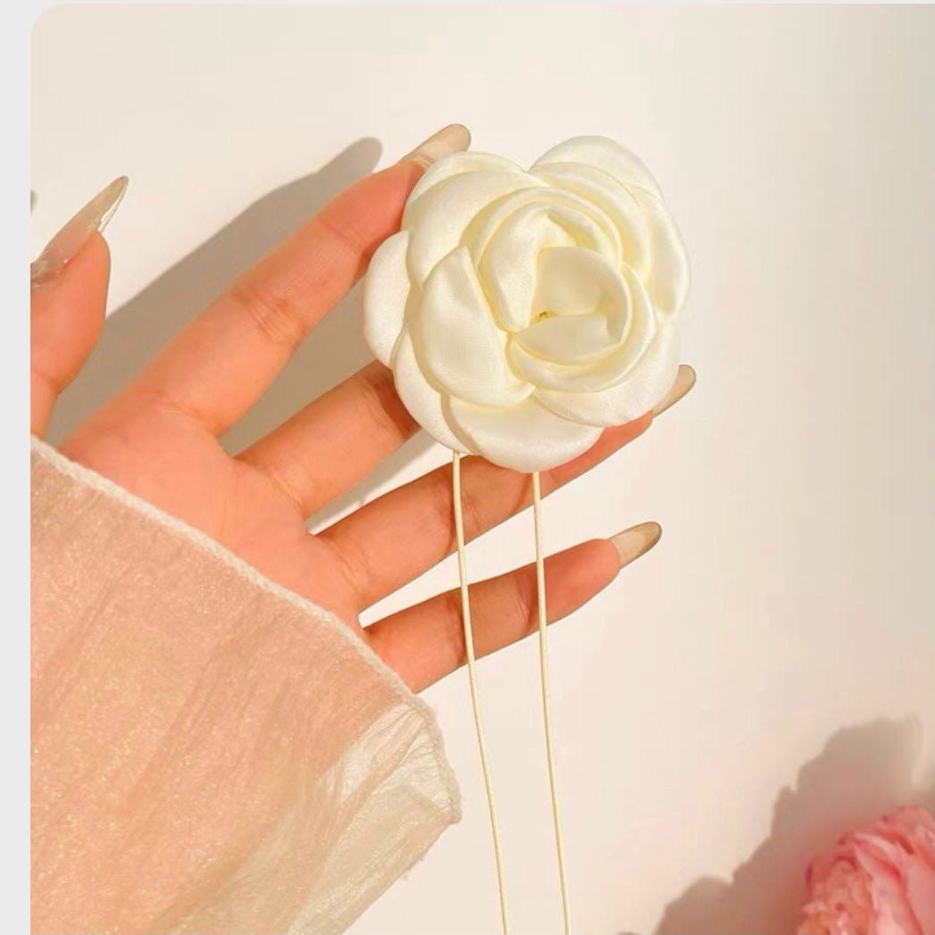 Black and White Flower Necklace Rose choker Neck Flower Neckband Necklace for Women Camellia Collarbone Chain