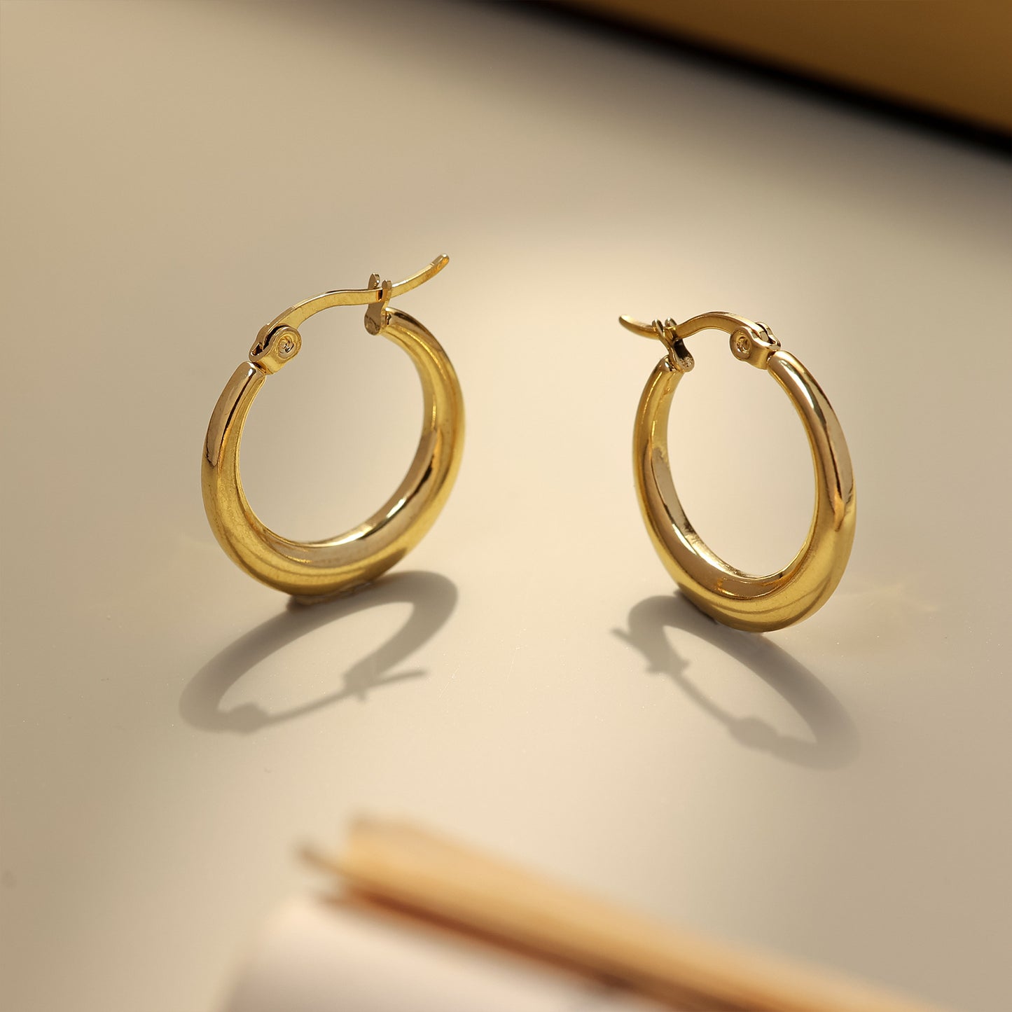 Hot Selling Stainless Steel Geometric Solid Smooth Earrings Fashion Simple High-end Gold Ear Buckle Ear Jewelry