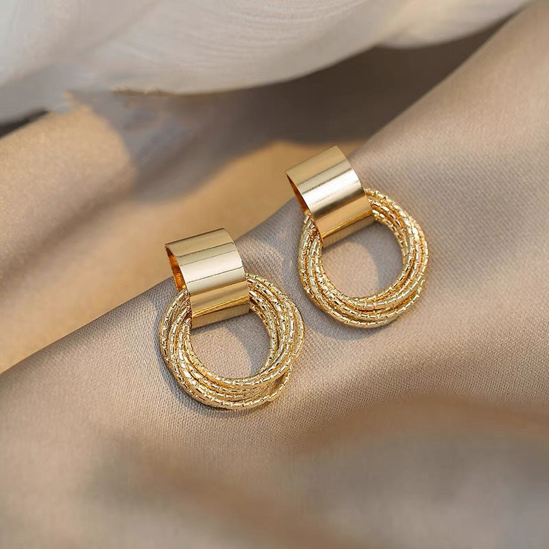 One Cold Style Simple Metal Earrings Retro High Fashion Style Texture Round Earrings